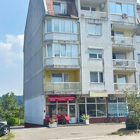 Doboj Apartman 公寓 多博伊